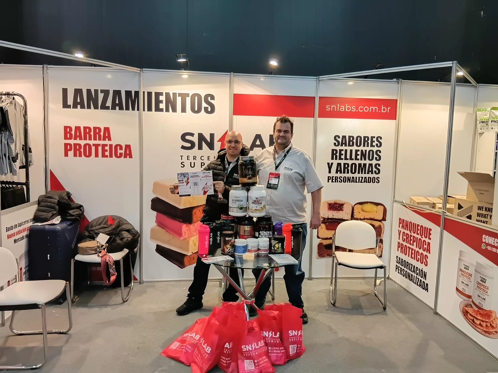 SN LAB stand at Mercado Fitness Argentina with the team and products on display